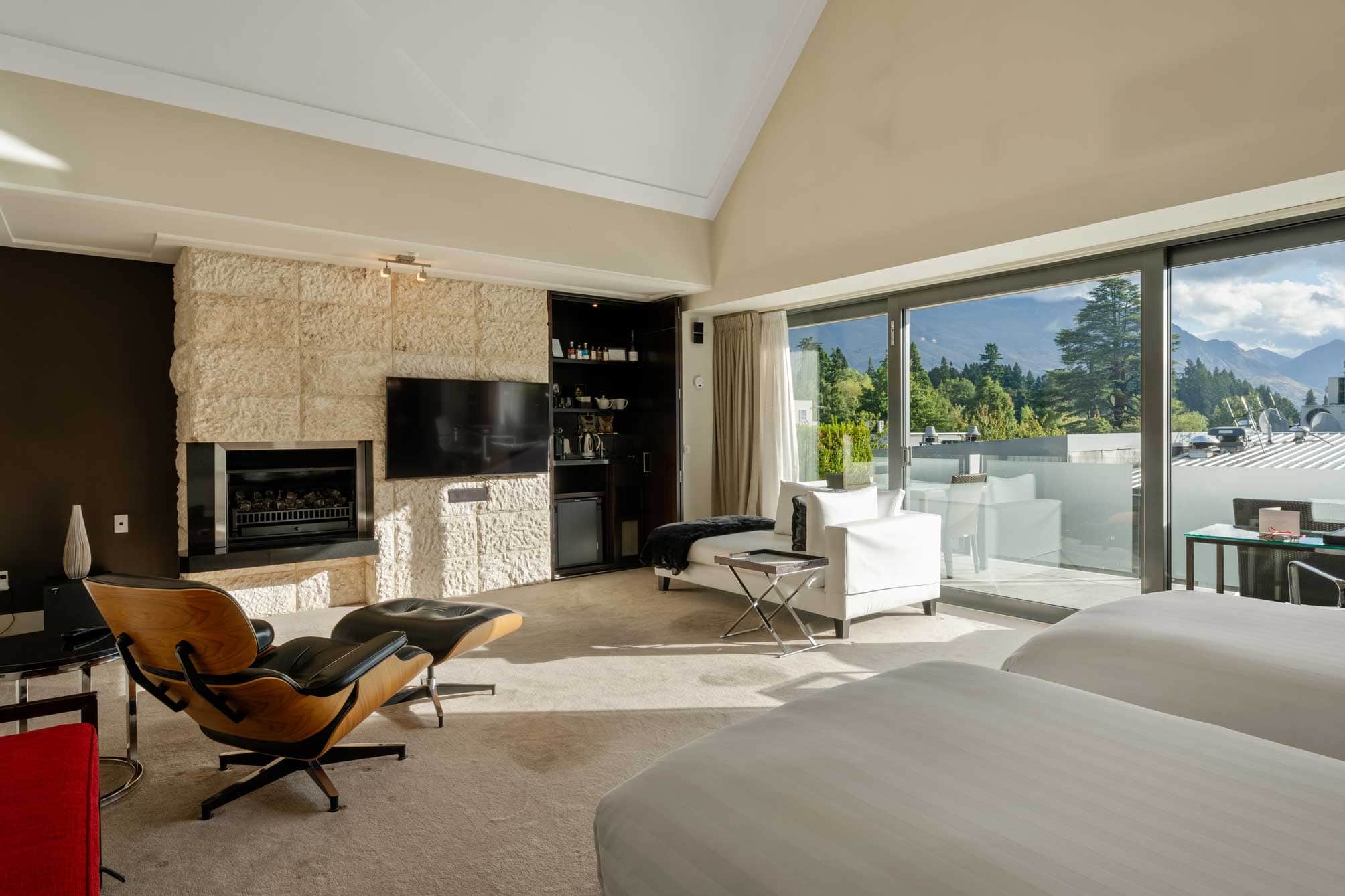 STAY AT QUIET RIVERBANK 1